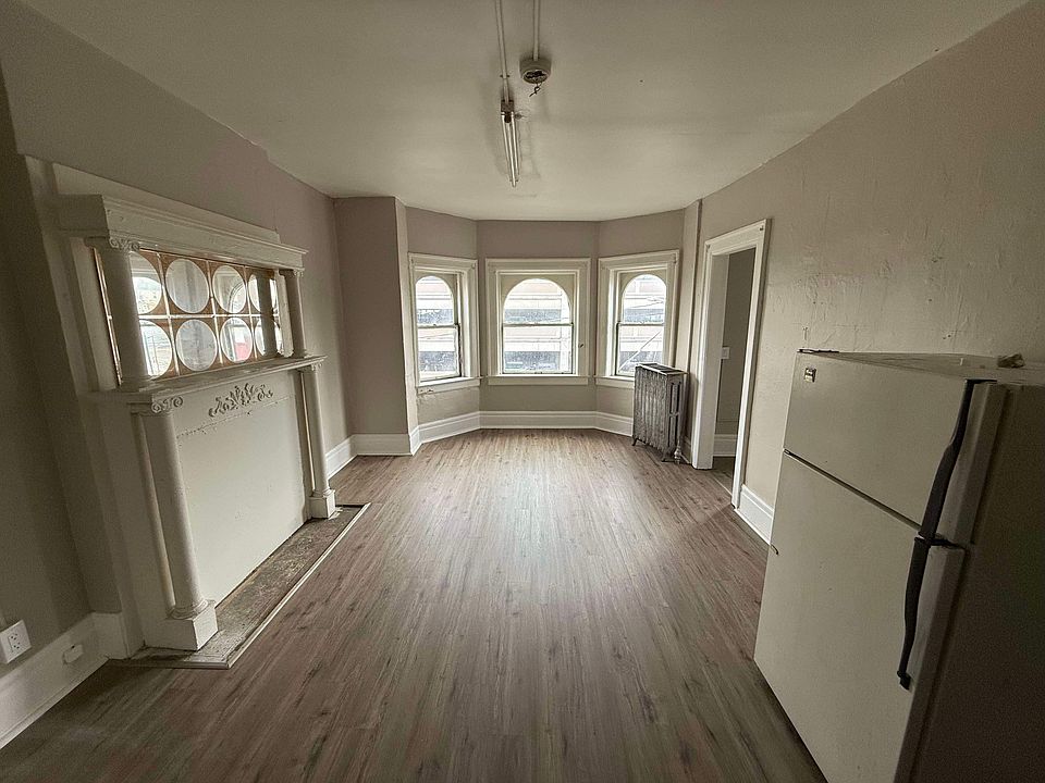 1st image of 516 E Willow St APT C8