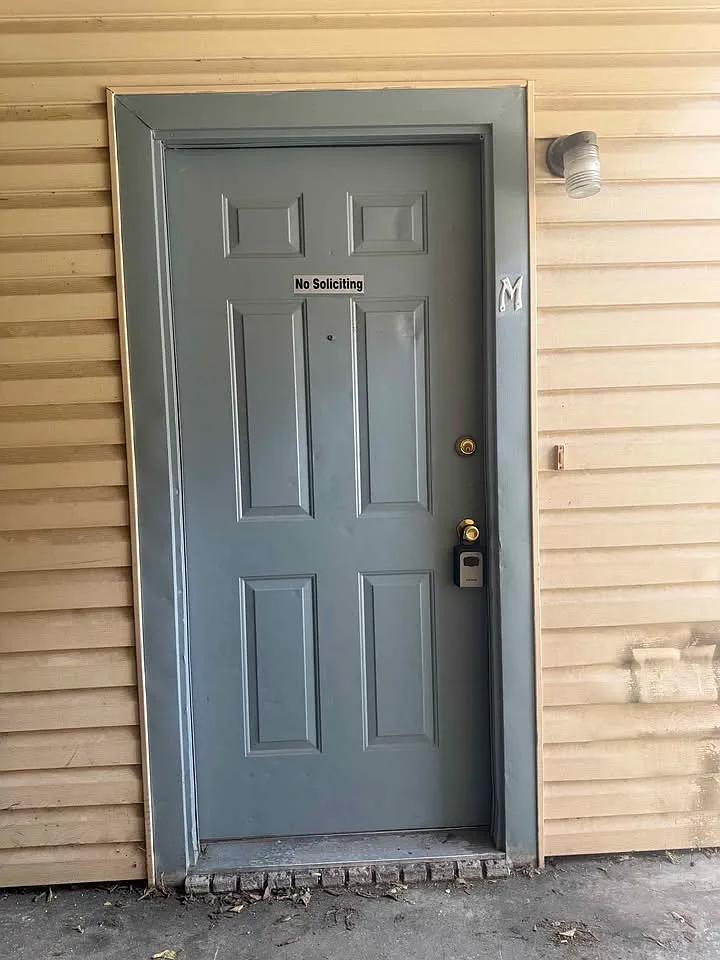 2 bed, 720 sqft, $800 — Photo 2