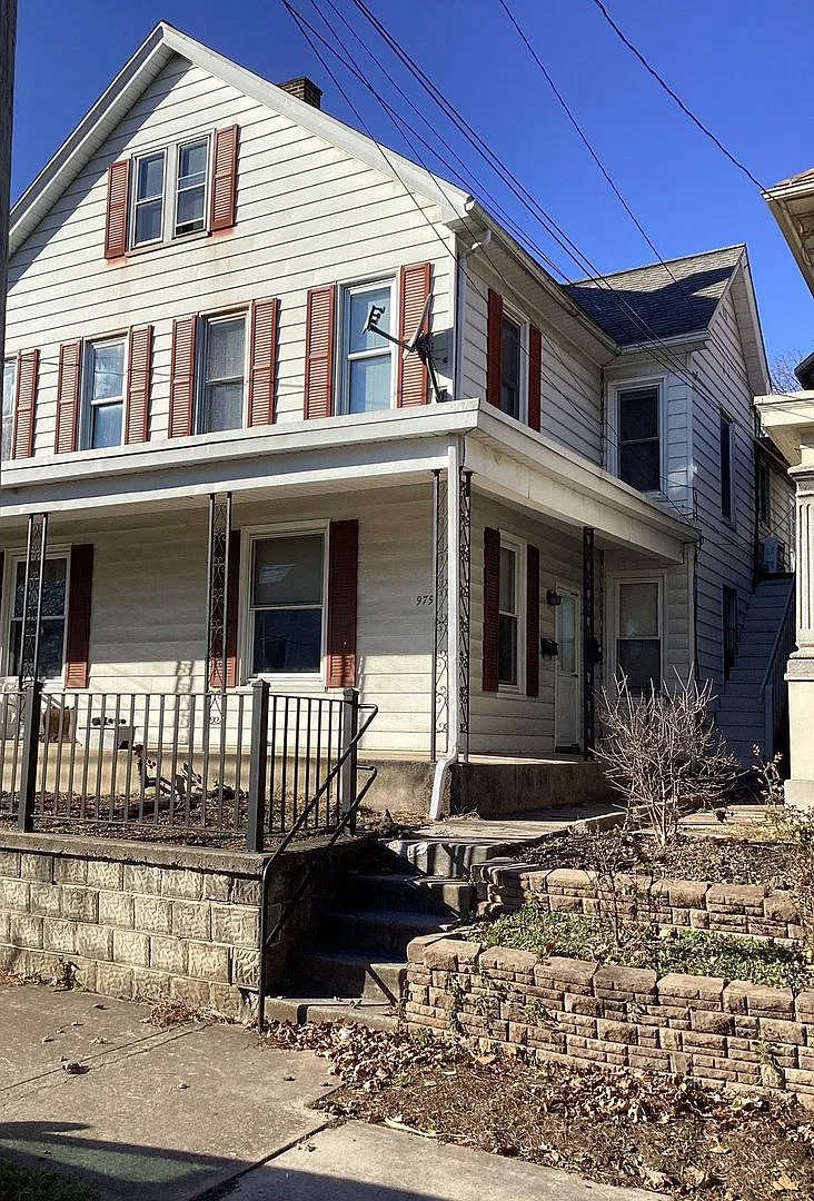 975-979 Scotland Ave — Photo 1