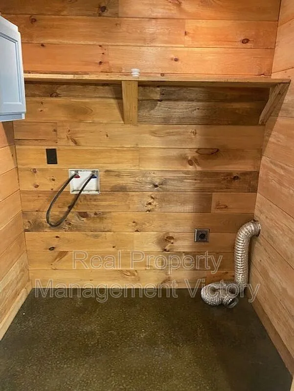 4 bed, 3.5 bath, 2250 sqft, $1,500 — Photo 3