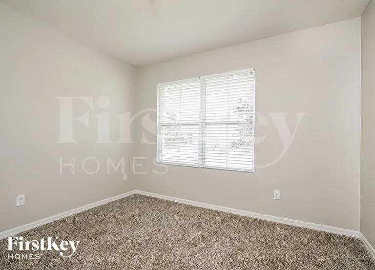 16736 Citrus Pkwy — Photo 12