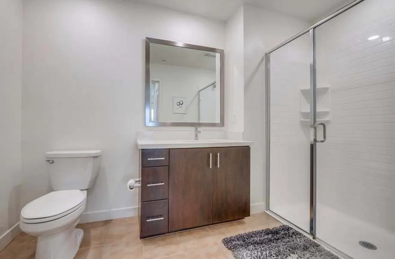 1 bed, 1.5 bath, 948 sqft, $3,200 — Photo 3