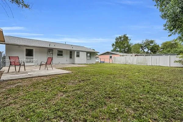 18634 Goodman Cir — Photo 32