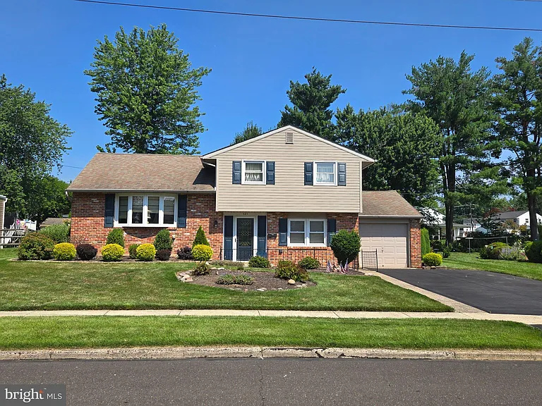 425 Silver Ave — Photo 2