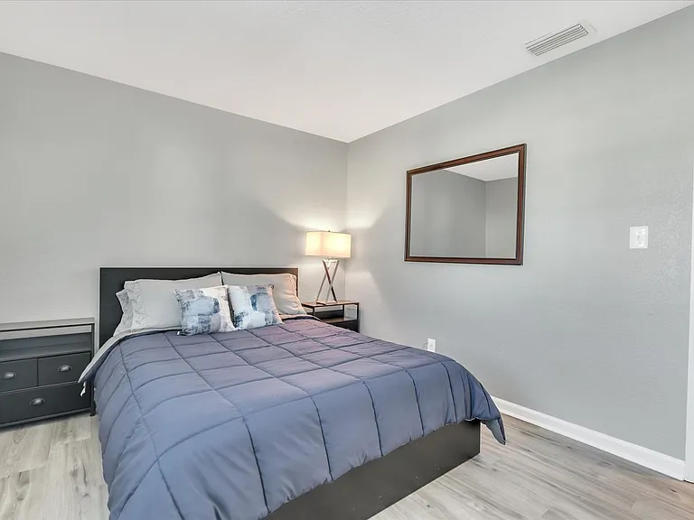 102 Pompano Dr SE #C — Photo 21