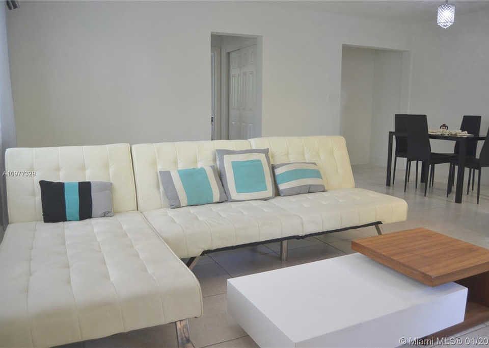 1st image of 915 Lenox Ave APT 106