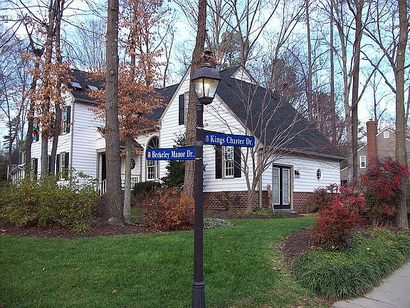 3rd image of 10306 Berkeley Manor Dr