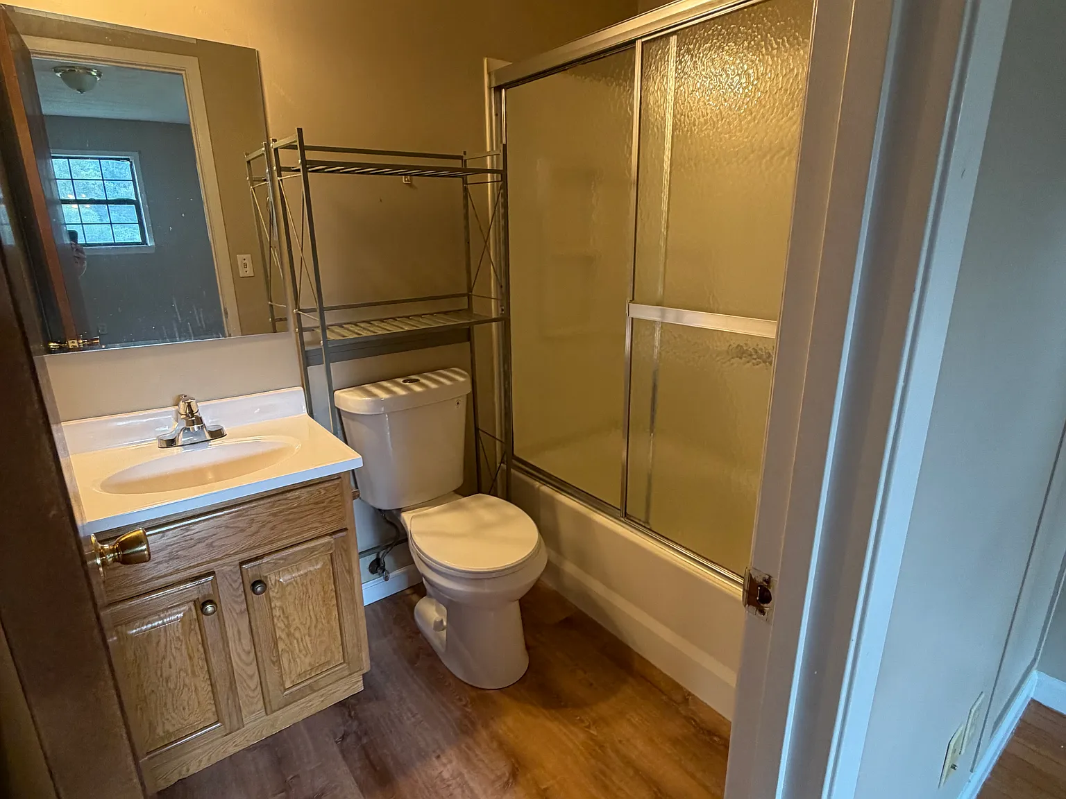 3 bed, 1000 sqft, $1,850 — Photo 3