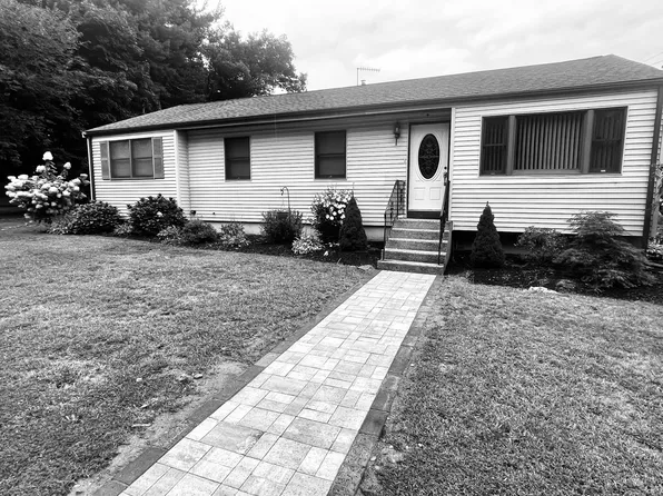 50 Main St, Medway, MA 02053