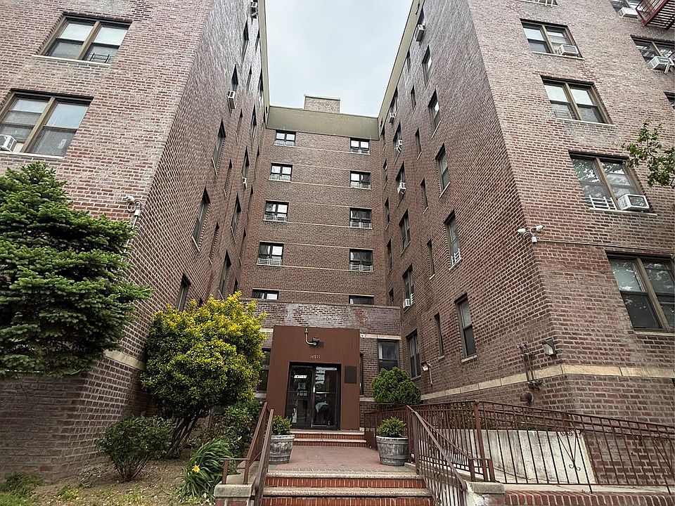 1st image of 14737 Roosevelt Avenue #2B