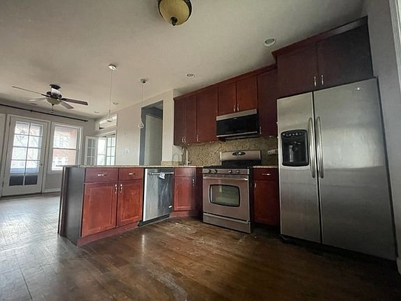 5th image of 2544 W Leland Ave APT 2