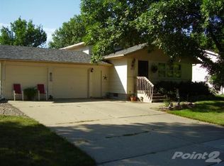 622 23rd Ave NE, Aberdeen, SD 57401