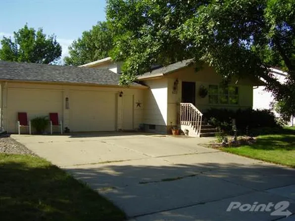 622 23rd Ave NE, Aberdeen, SD 57401