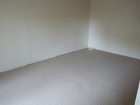 2nd image of 565 Saratoga Ave APT 4