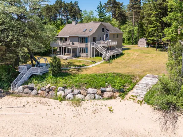 3388 N Lakeshore Rd, Deckerville, MI 48427