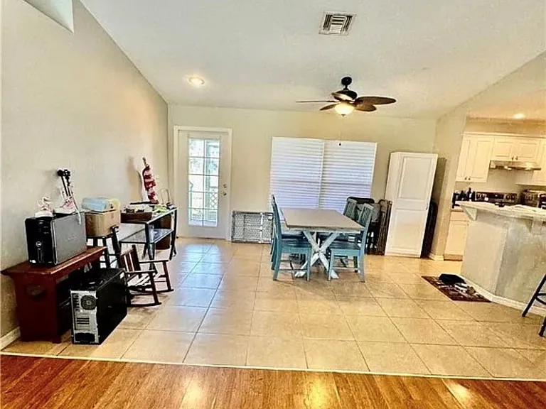 2152 NW 22nd Pl — Photo 7