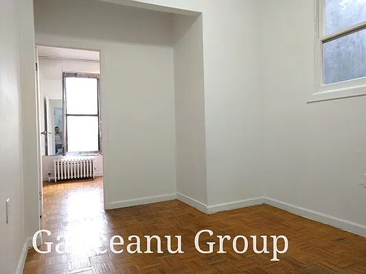 Rented by Lexington Real Estate Group | media 22