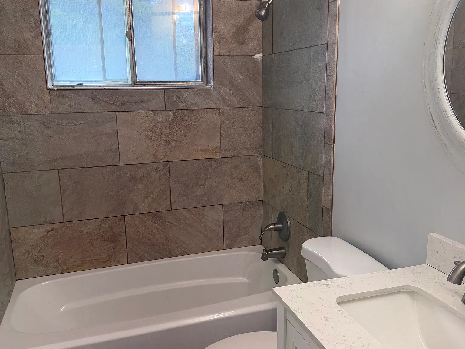 4 bed, 1.5 bath, 1515 sqft, $2,300 — Photo 3