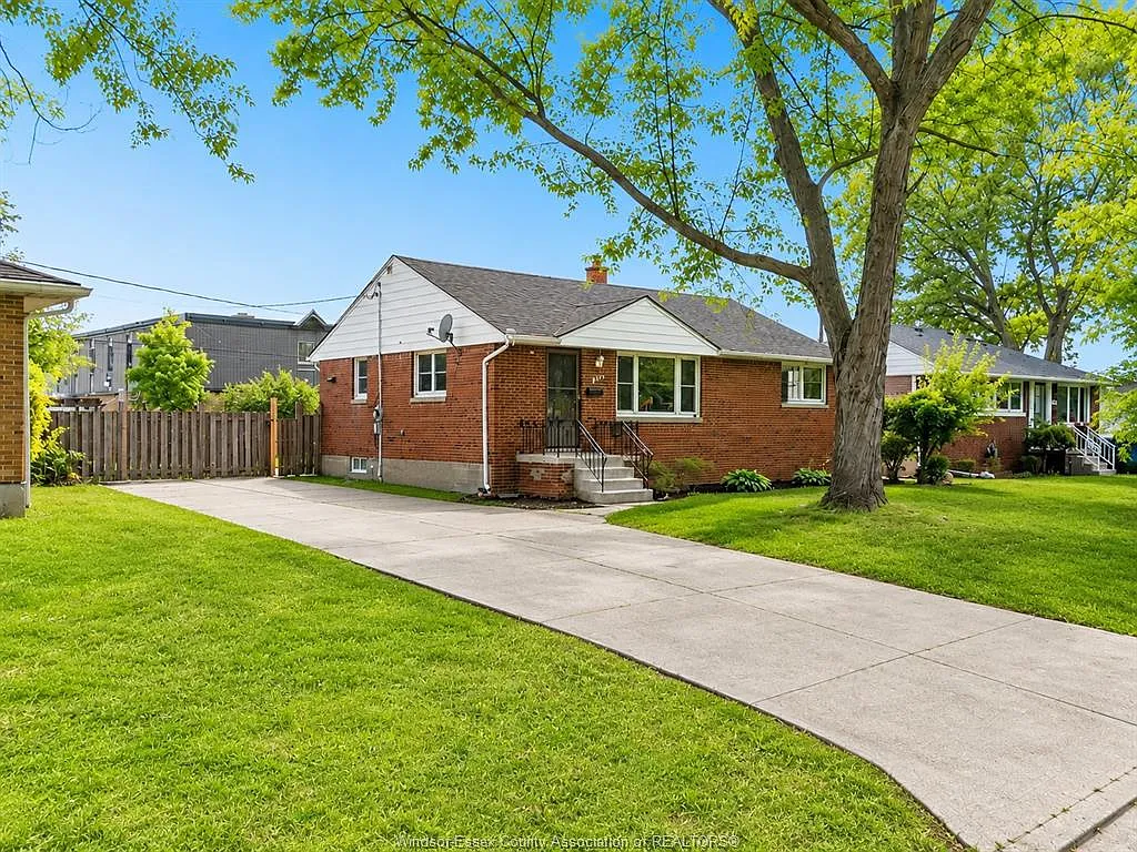 3 bed, $2,600 — Photo 2