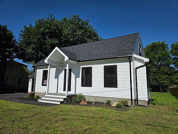 3rd image of 747 Pecks Rd