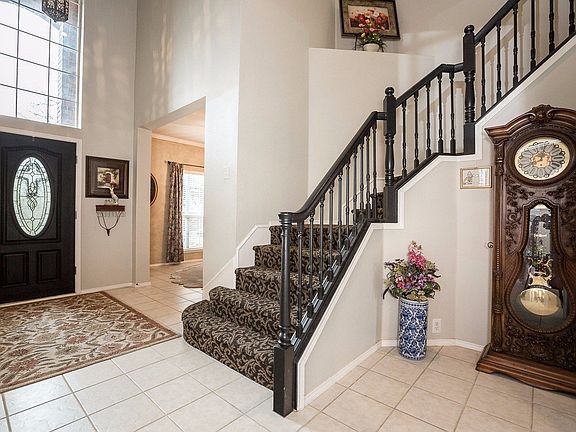 5th image of 1704 Lacey Oak Ln