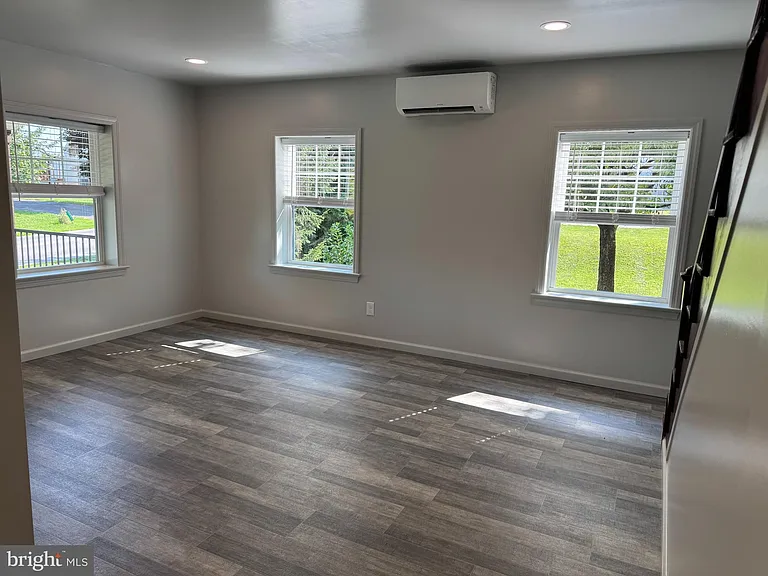 1791 White Oak Rd — Photo 2