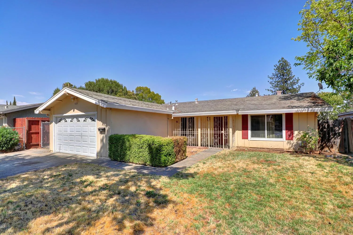 7679 Millroy Way photo 1