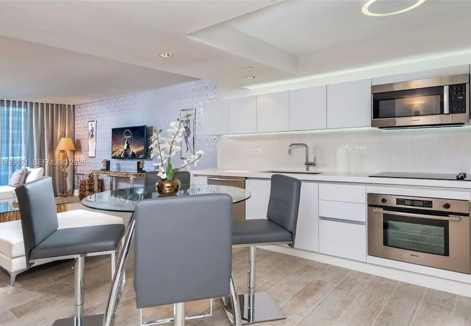 2399 Collins Avenue — Photo 4