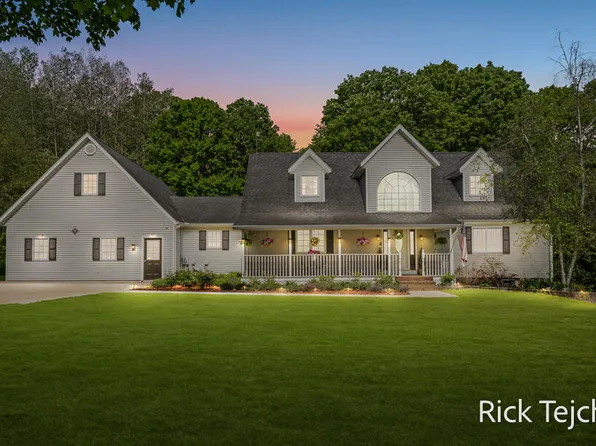 10345 Red Oak Rdg, Howard City, MI 49329