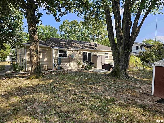4th image of 110 N Lark Ln
