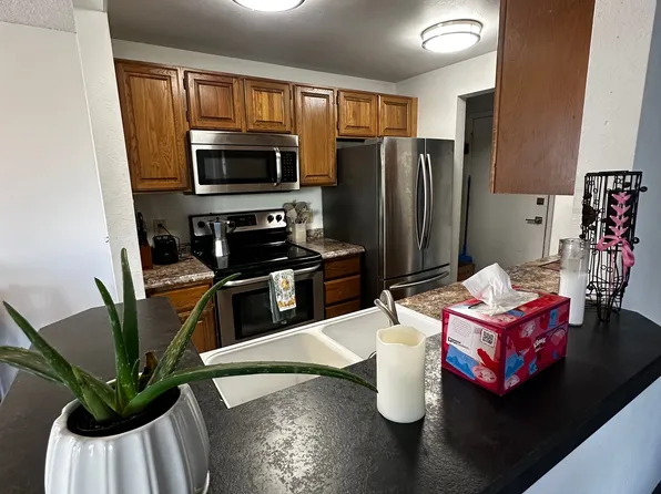 201 Barrow St APT 312, Anchorage, AK 99501