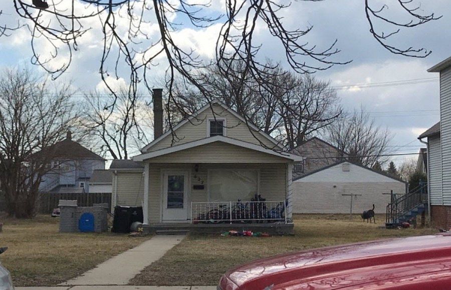 1st image of 627 Orchard St