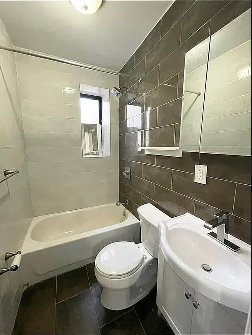 25 Vermilyea Ave — Photo 4