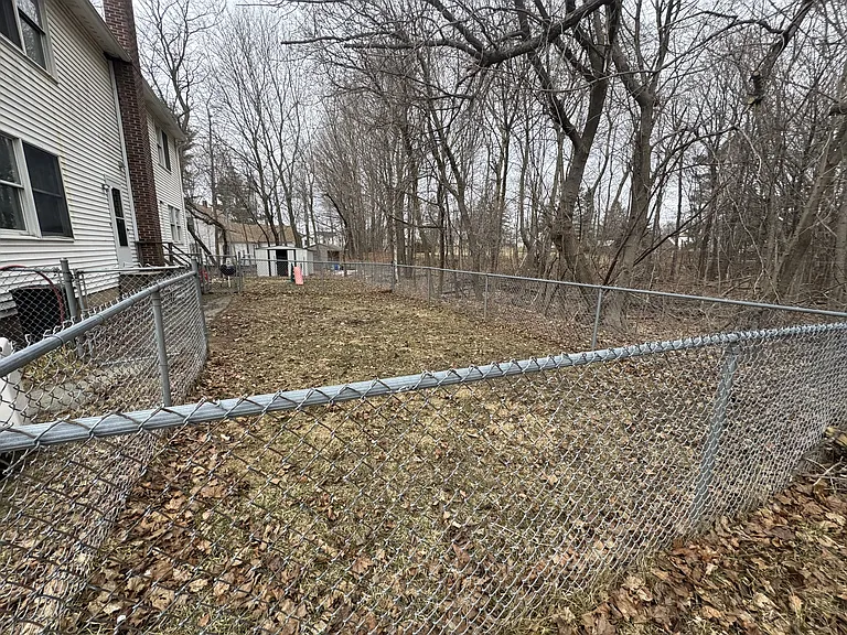 14 Kelley St — Photo 8
