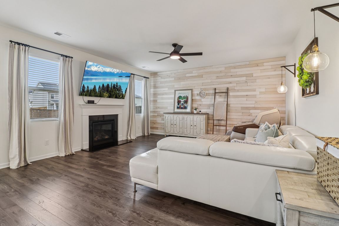 next background image