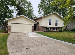 601 Clover Ln, University Park, IL 60484