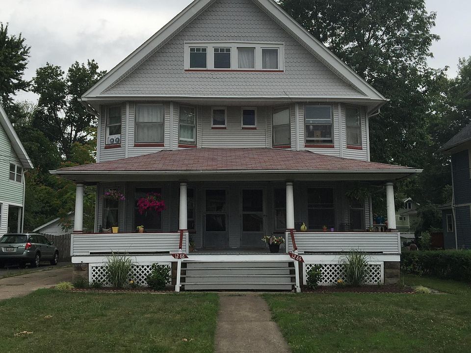 1st image of 1286 Summit Ave