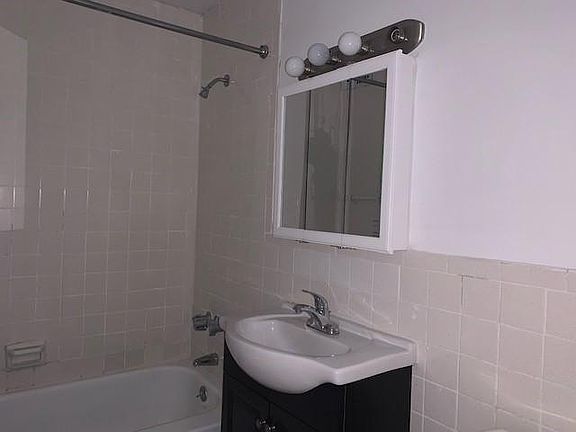 3rd image of 101 Lincoln Ave APT 3J