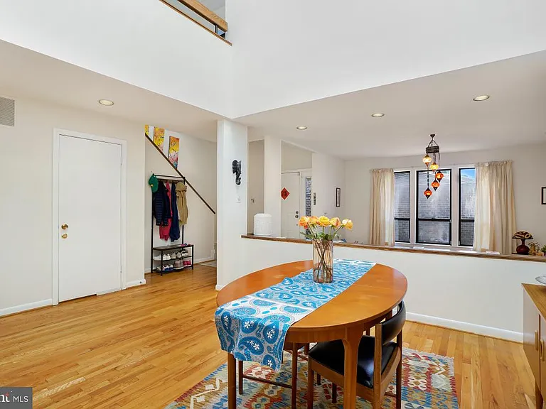 5351 Strathmore Ave — Photo 7