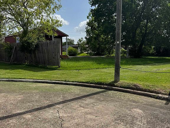 3rd image of 2530 Burgundy Pl
