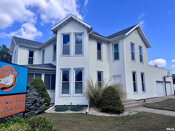 4th image of 1415 4th St