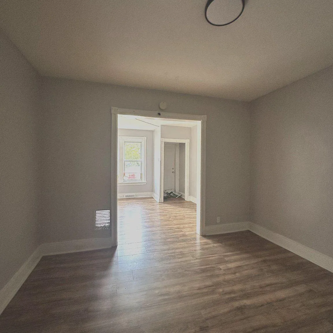 3 bed, 1.0 bath, 1259 sqft, $1,800 — Photo 3
