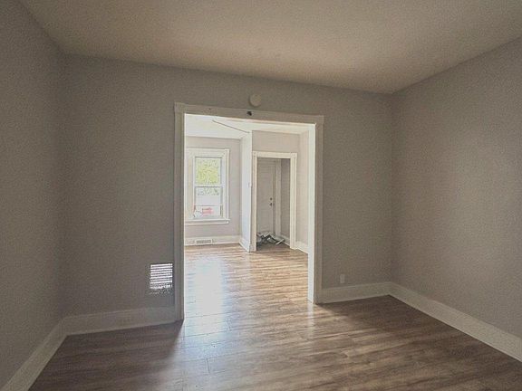 3rd image of 122 Exton Ave