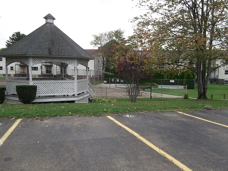 1711 Kuntz Rd — Photo 3
