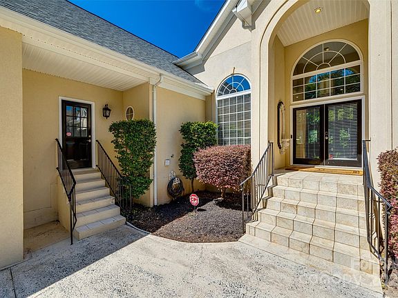 2nd image of 7125 Olde Sycamore Dr