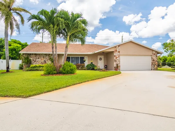5052 Boa Circle, Lake Worth, FL 33463