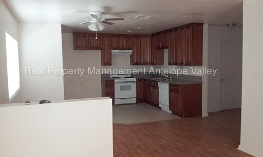 2nd image of 519 E Avenue K8