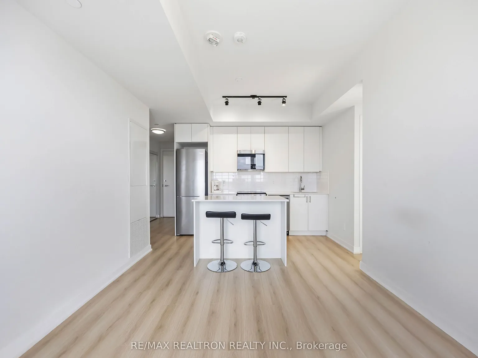 1 bed, $2,000 — Photo 4