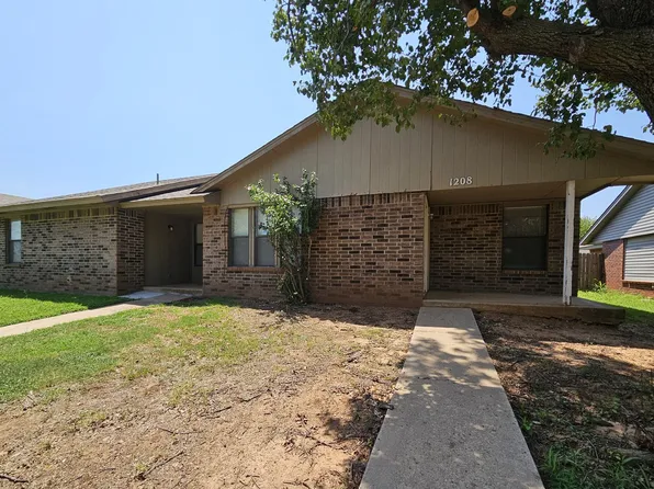 1208 Clearwater Dr, Norman, OK 73071