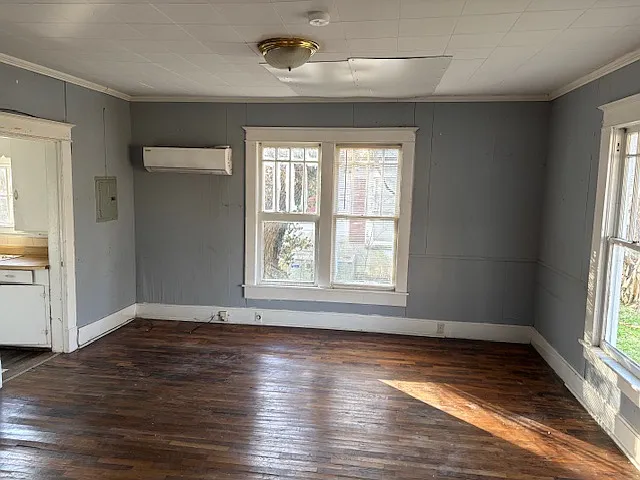 334 E Forest Ave — Photo 3